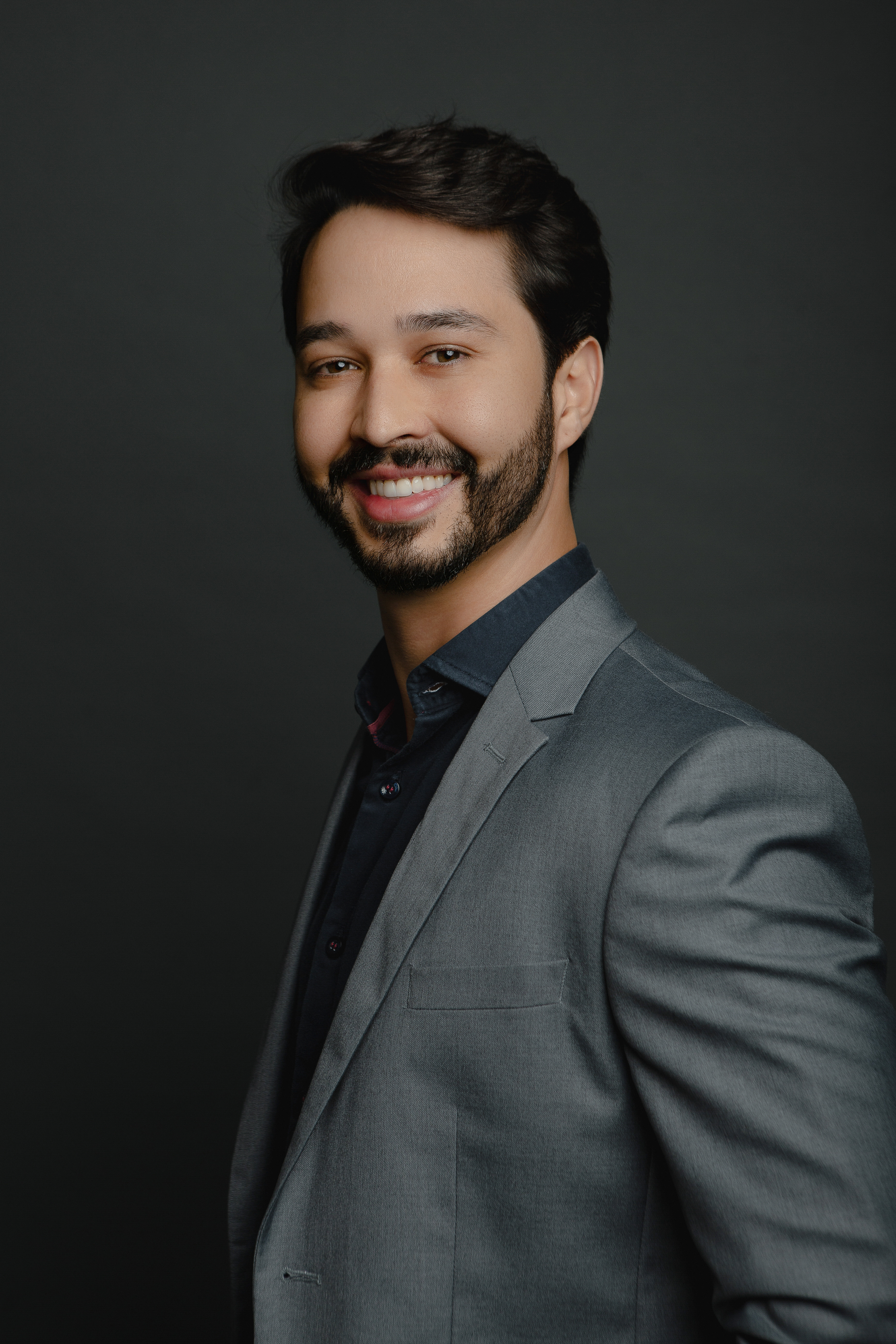 Dr. Caíã Cabral Fraga, Urologista
